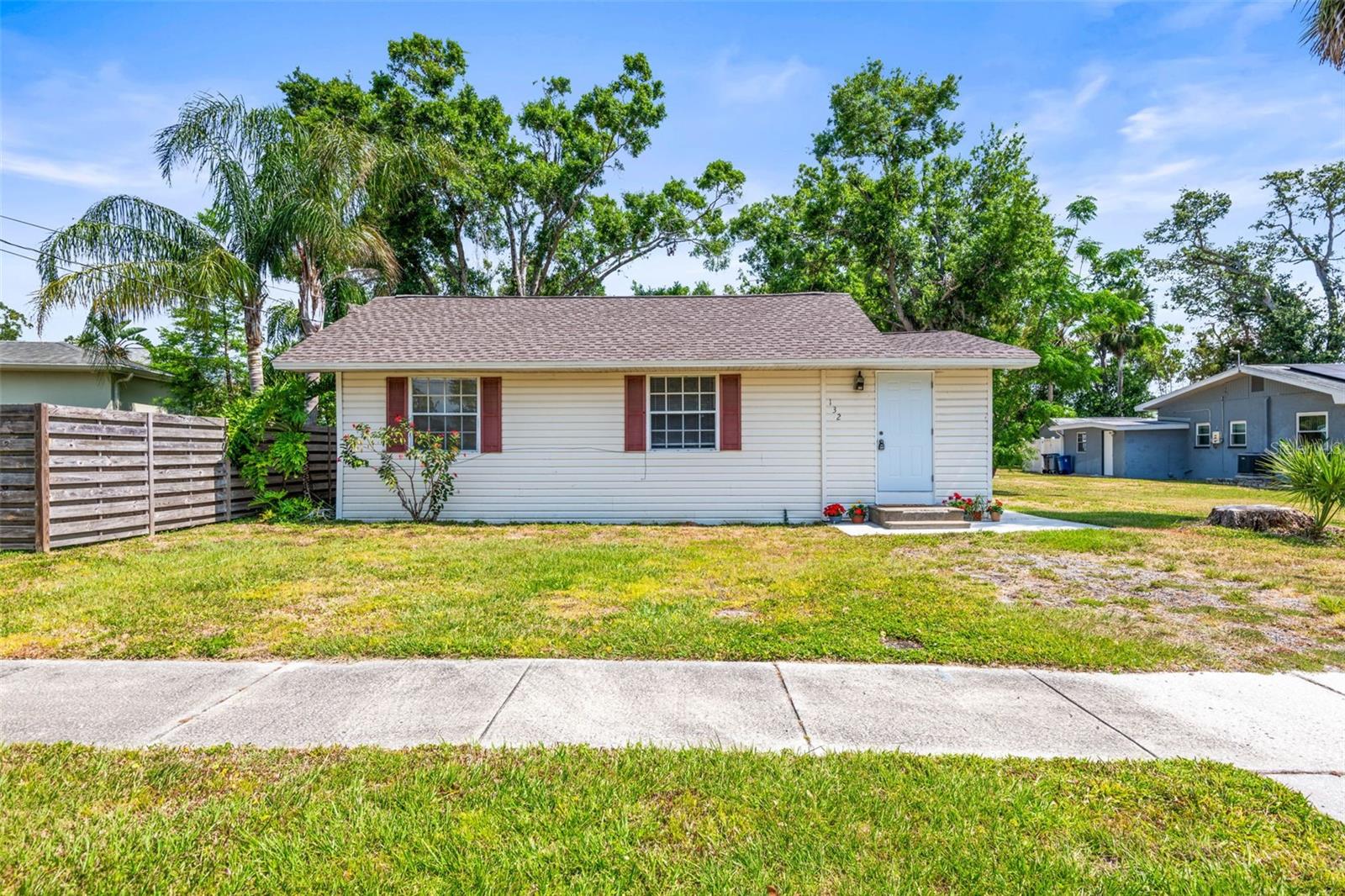 132 DARTMOUTH AVE W, OLDSMAR, FL, 34677