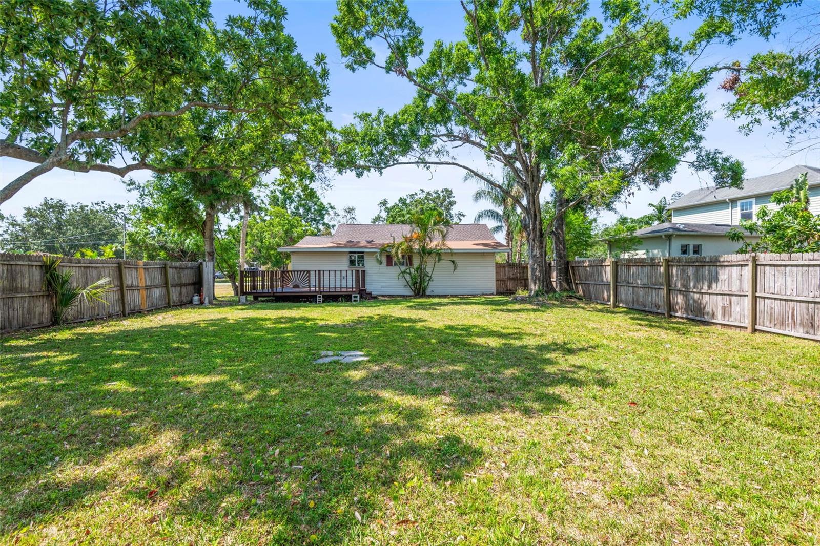 132 DARTMOUTH AVE W, OLDSMAR, FL, 34677