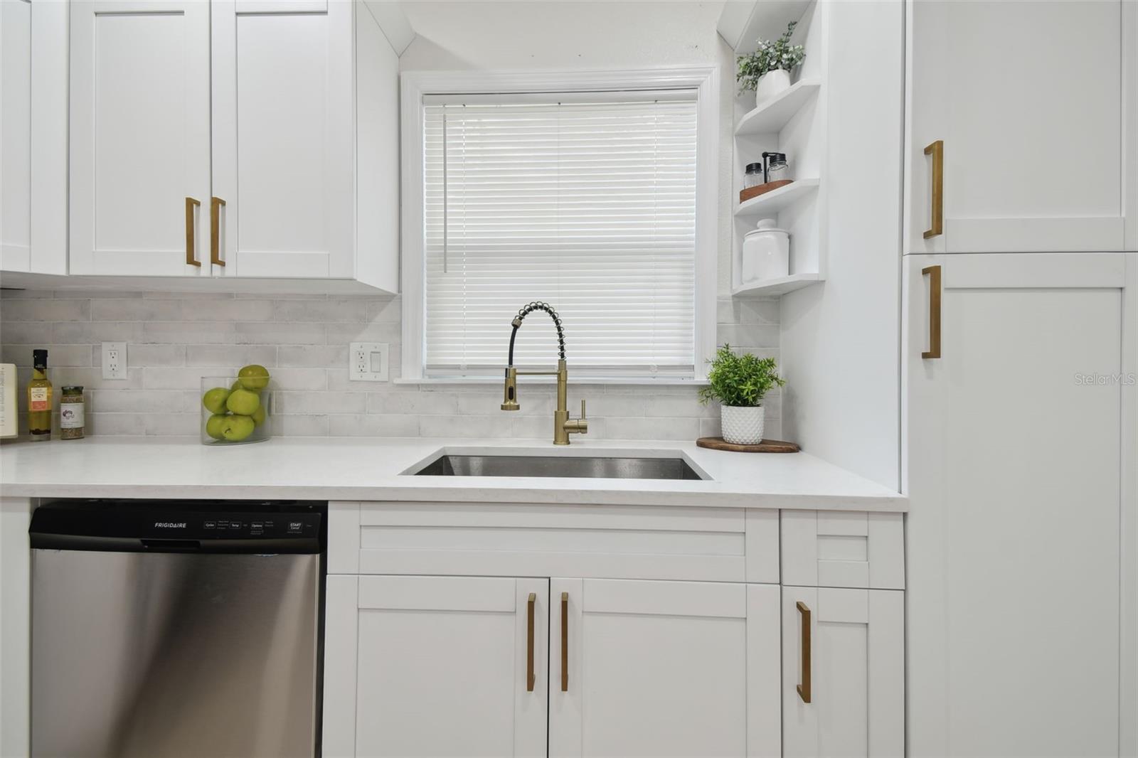 1404 E CURTIS ST, TAMPA, FL, 33603