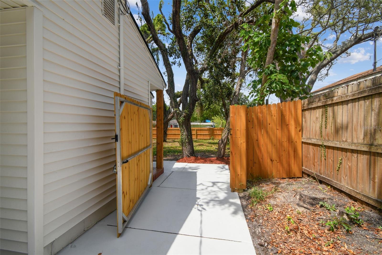 1404 E CURTIS ST, TAMPA, FL, 33603