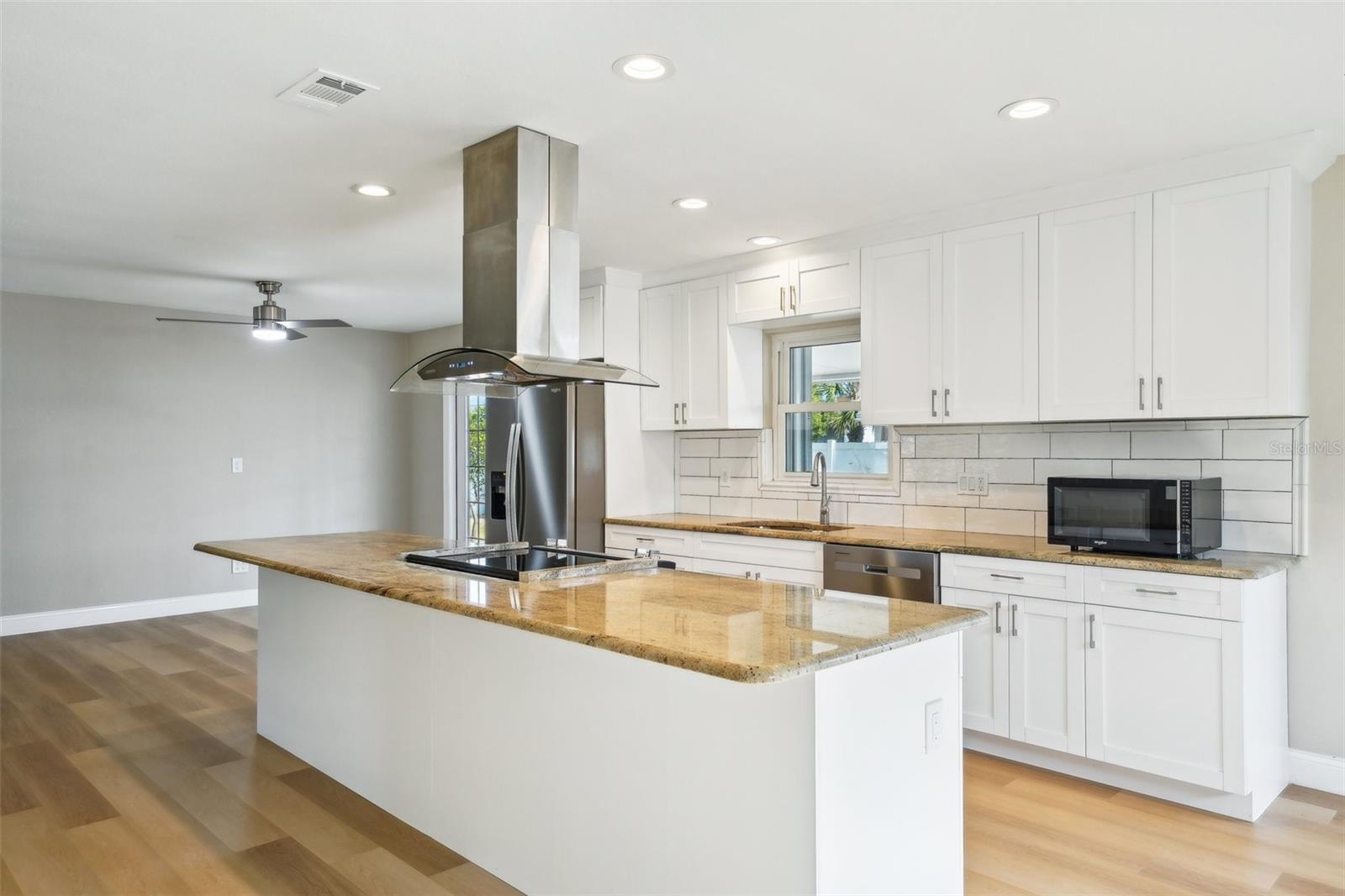 8417 BAY POINTE DR, TAMPA, FL, 33615