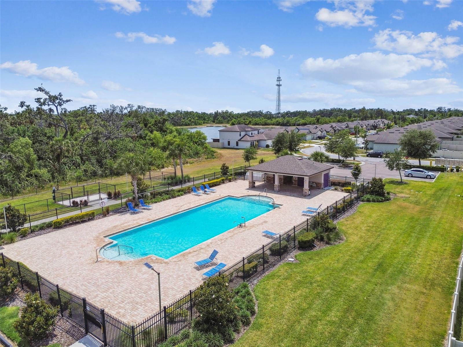 1009 WYNNMERE WALK AVE, RUSKIN, FL, 33570