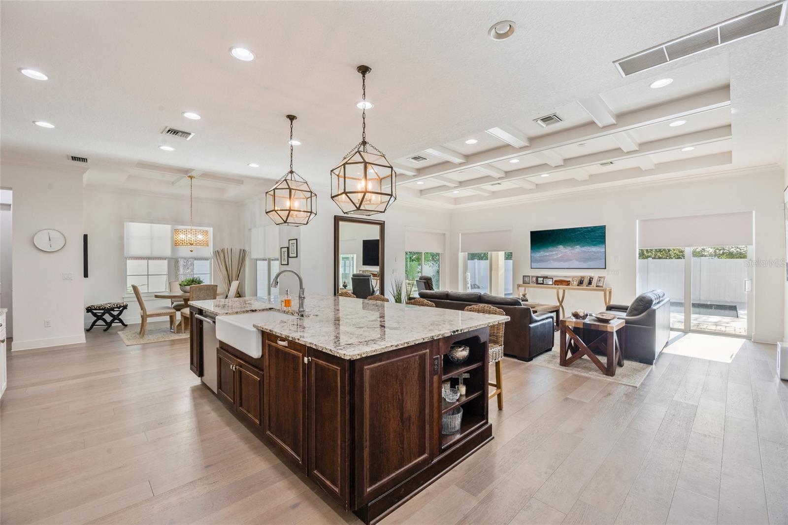 911 S STERLING AVE, TAMPA, FL, 33629