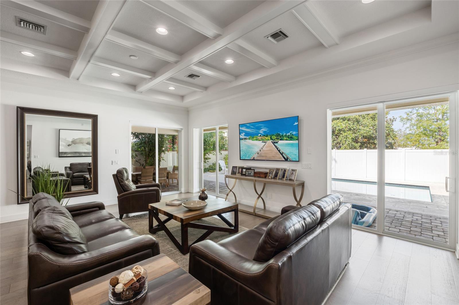 911 S STERLING AVE, TAMPA, FL, 33629