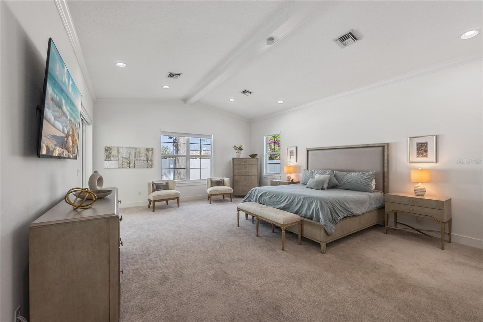 911 S STERLING AVE, TAMPA, FL, 33629