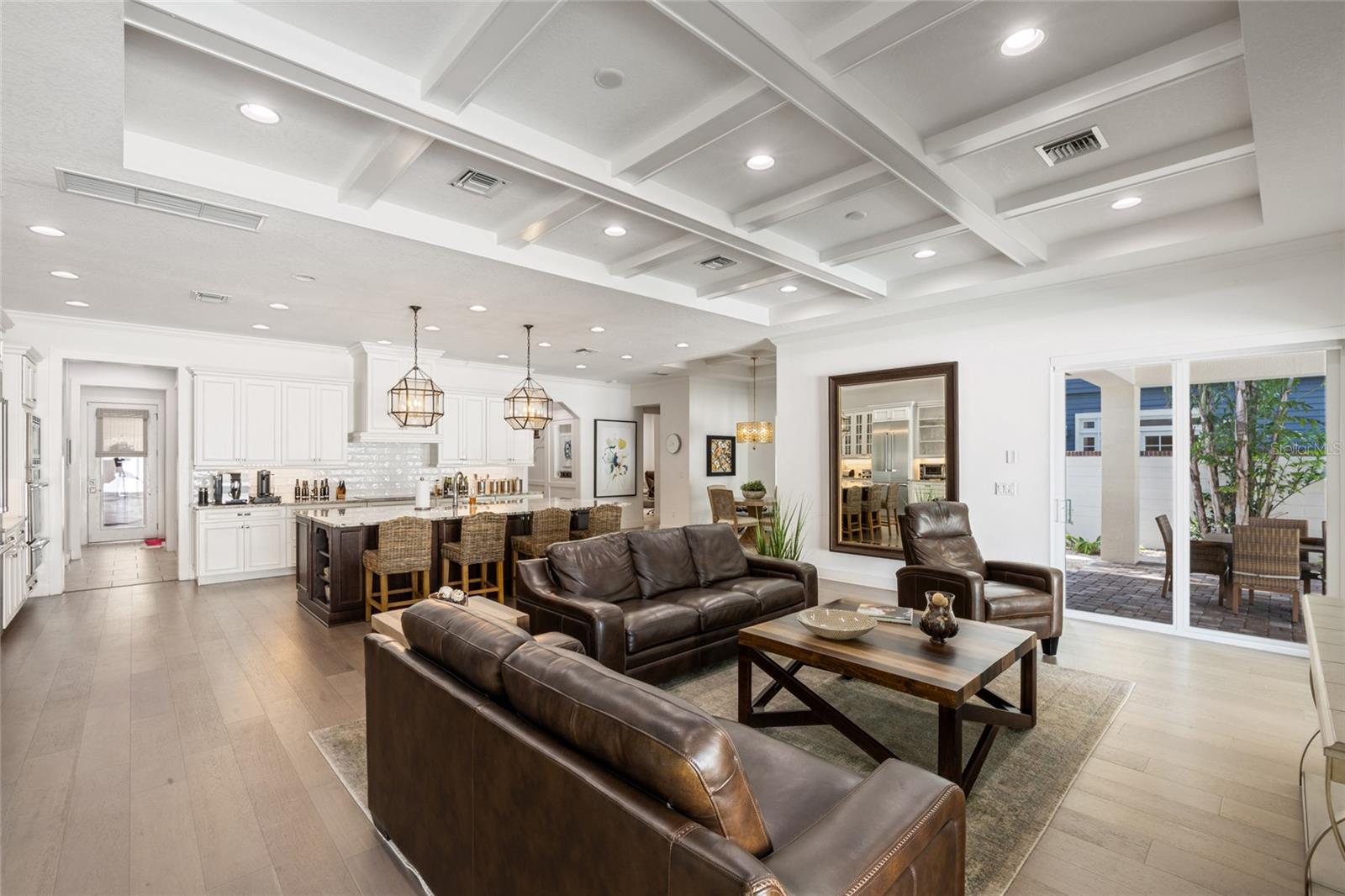 911 S STERLING AVE, TAMPA, FL, 33629