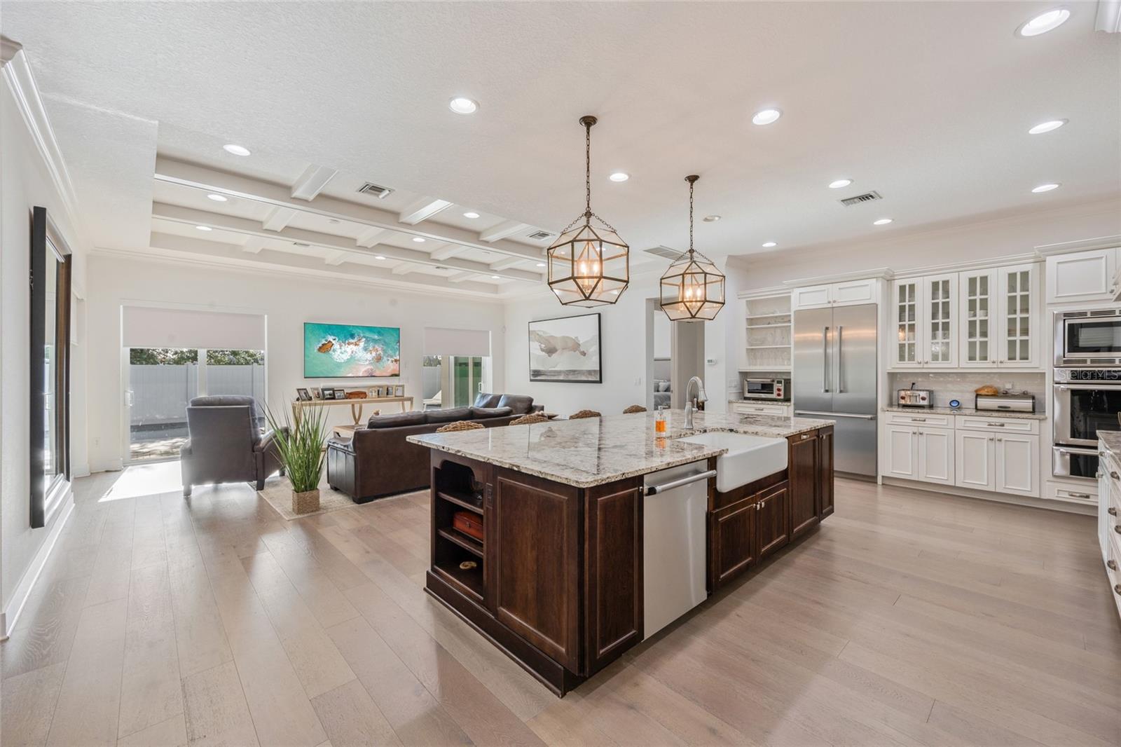 911 S STERLING AVE, TAMPA, FL, 33629