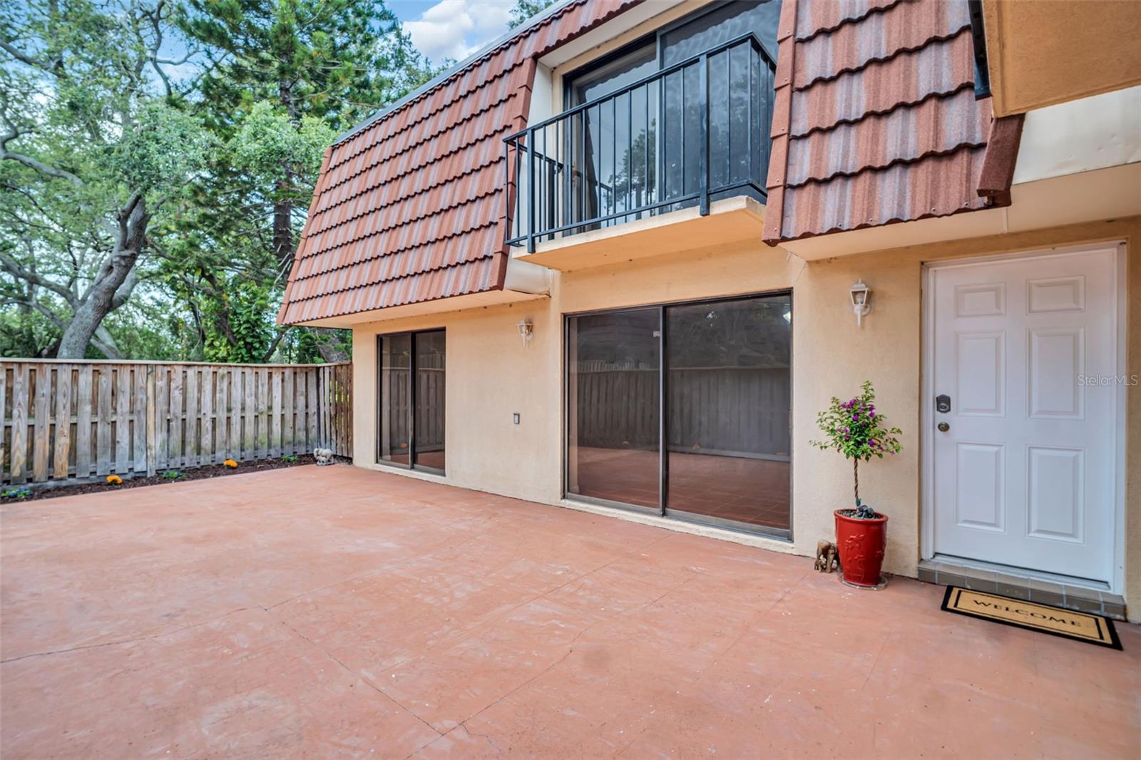 Front Entry Lanai