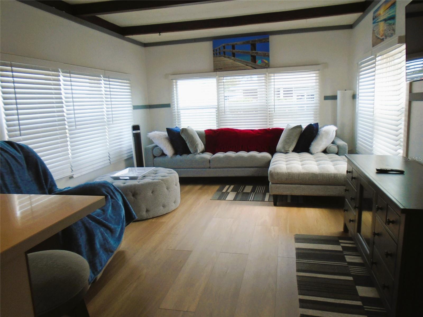 TB8383736 Property Photo