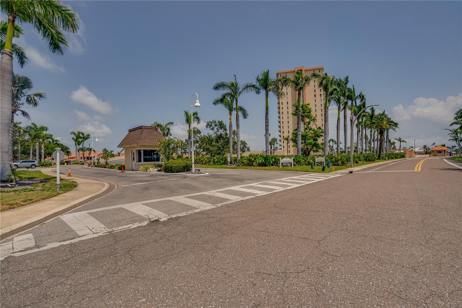 4900 BRITTANY DR S #910, ST PETERSBURG, FL, 33715