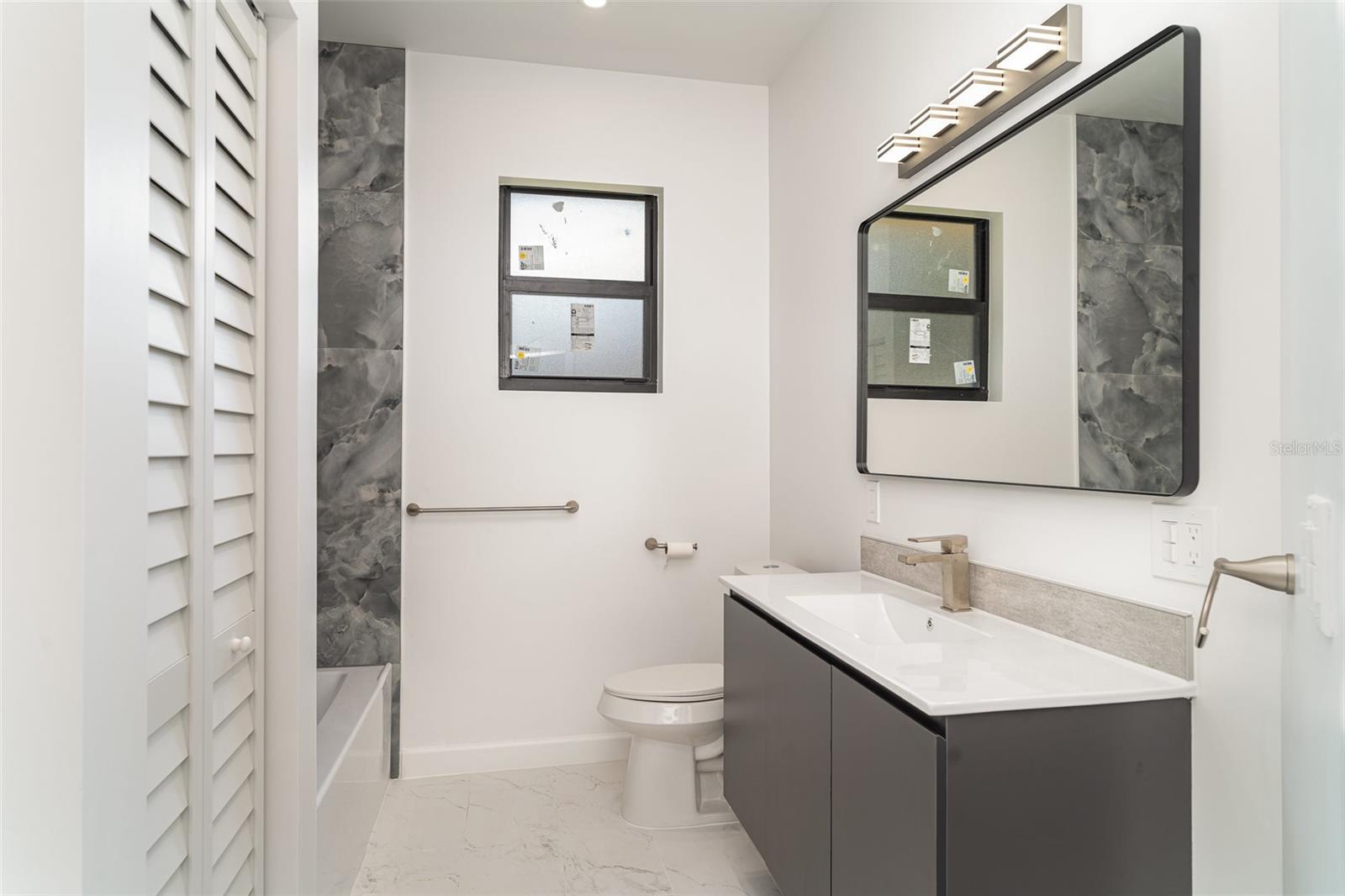 A4651930 Property Photo