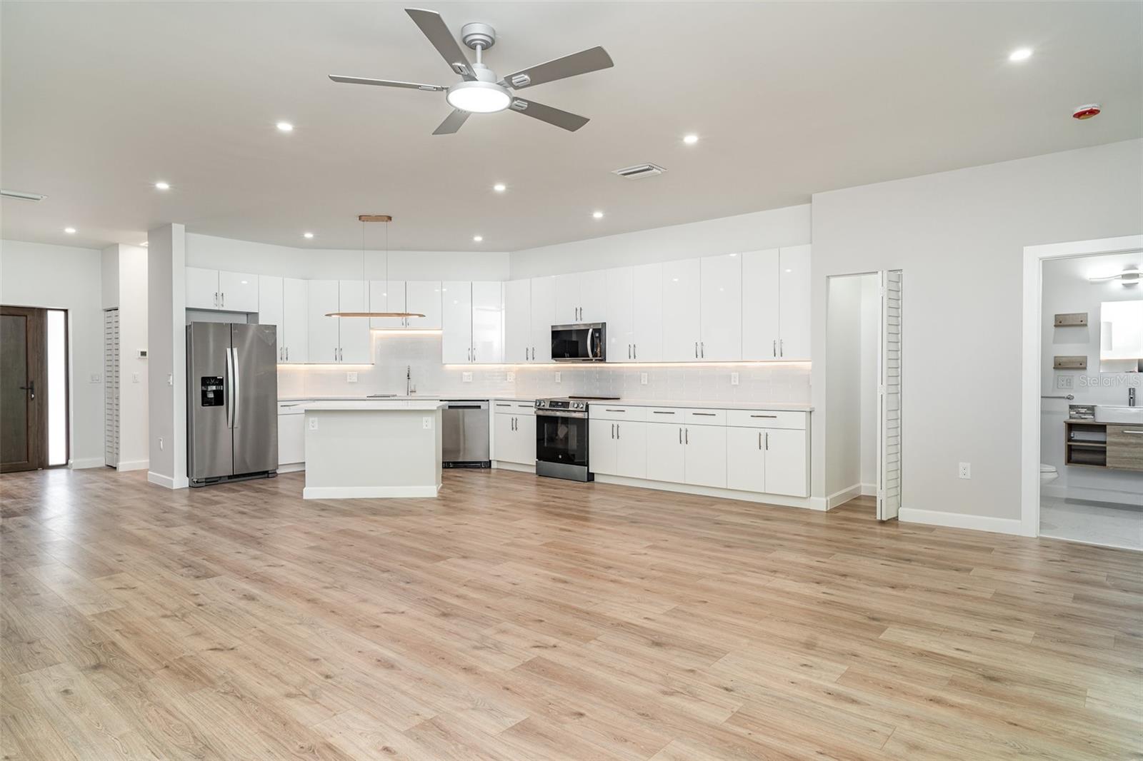 A4651930 Property Photo