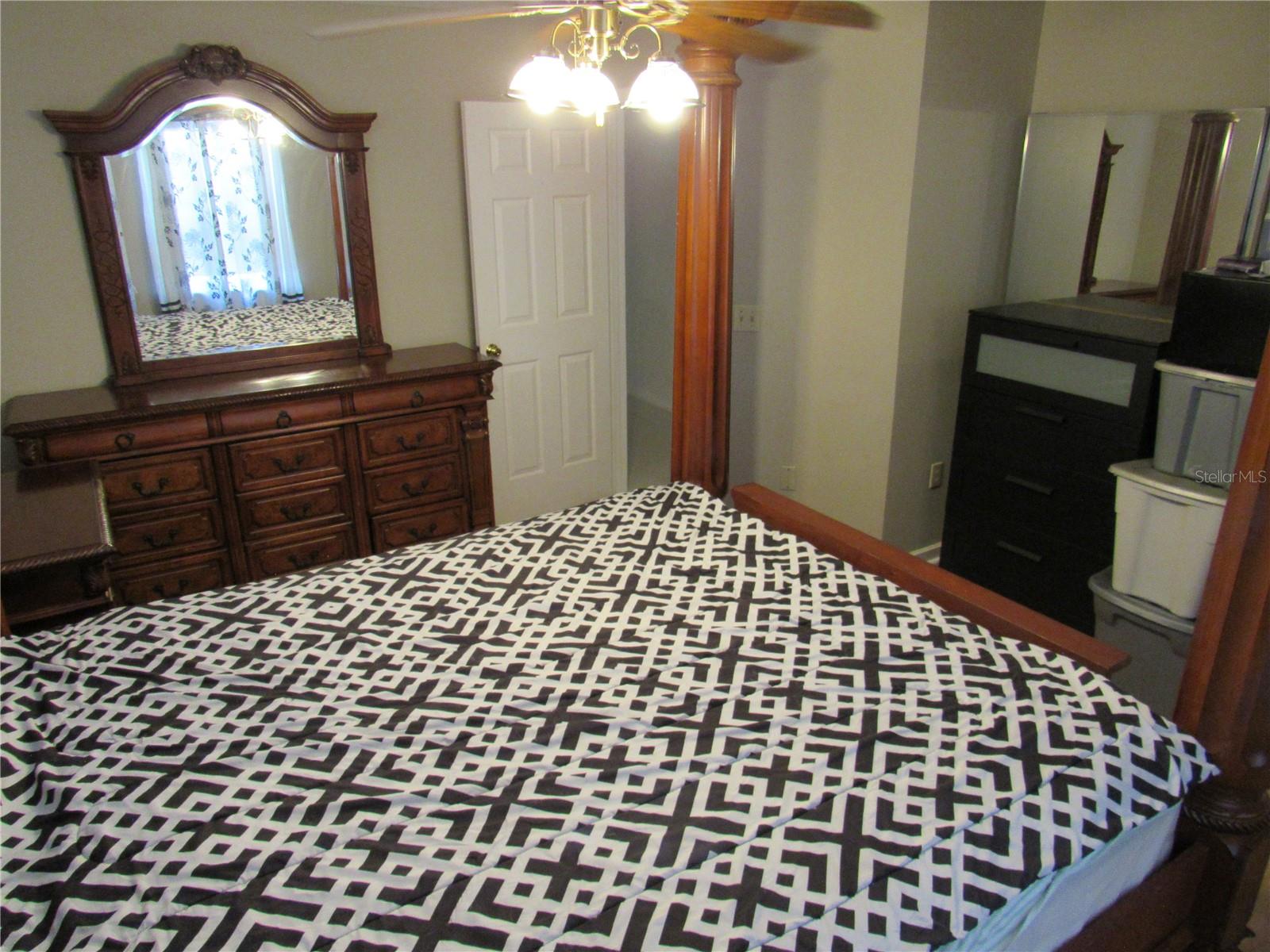 1737 GRIFFIN AVE, LADY LAKE, FL, 32159