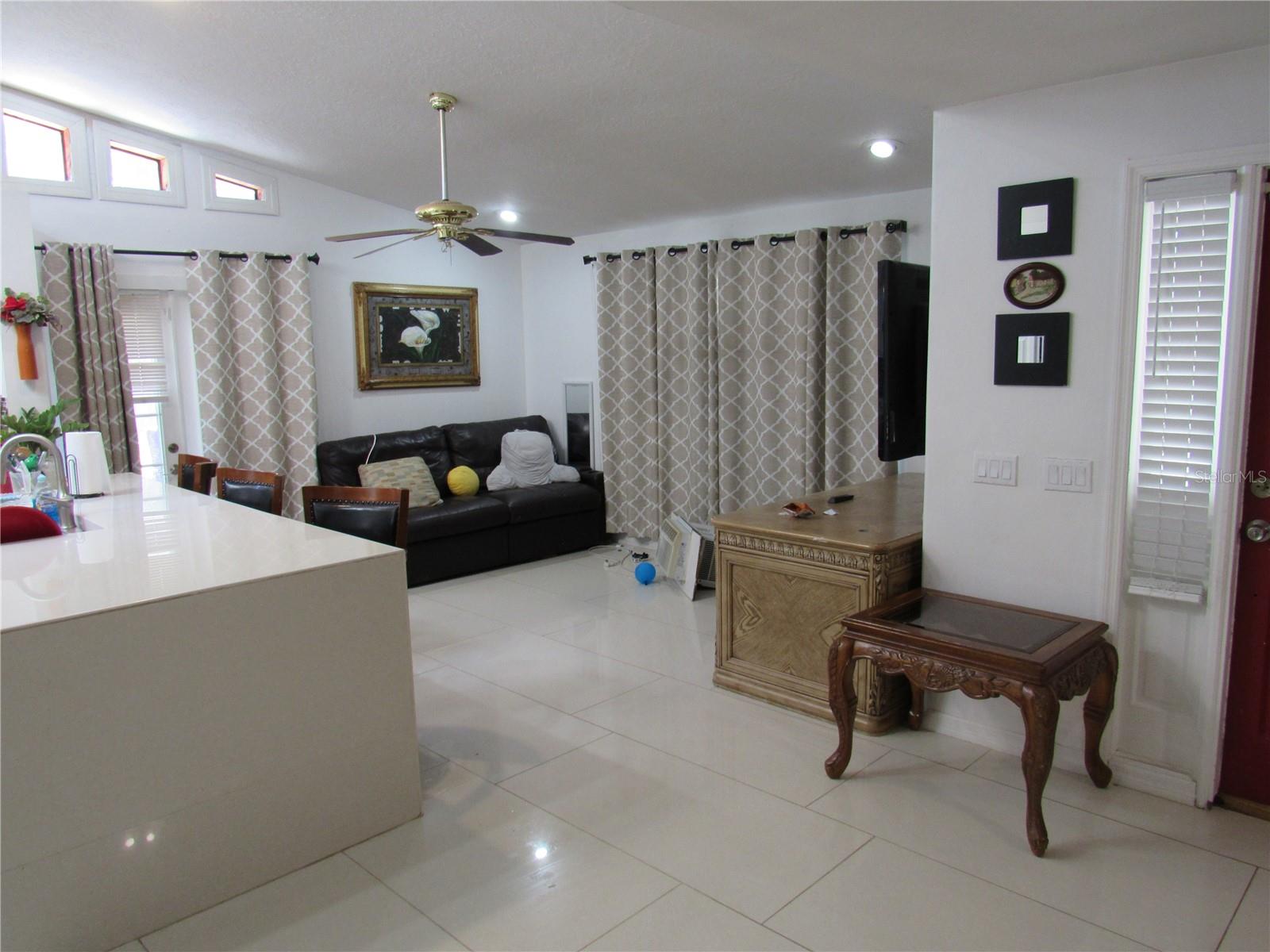 1737 GRIFFIN AVE, LADY LAKE, FL, 32159