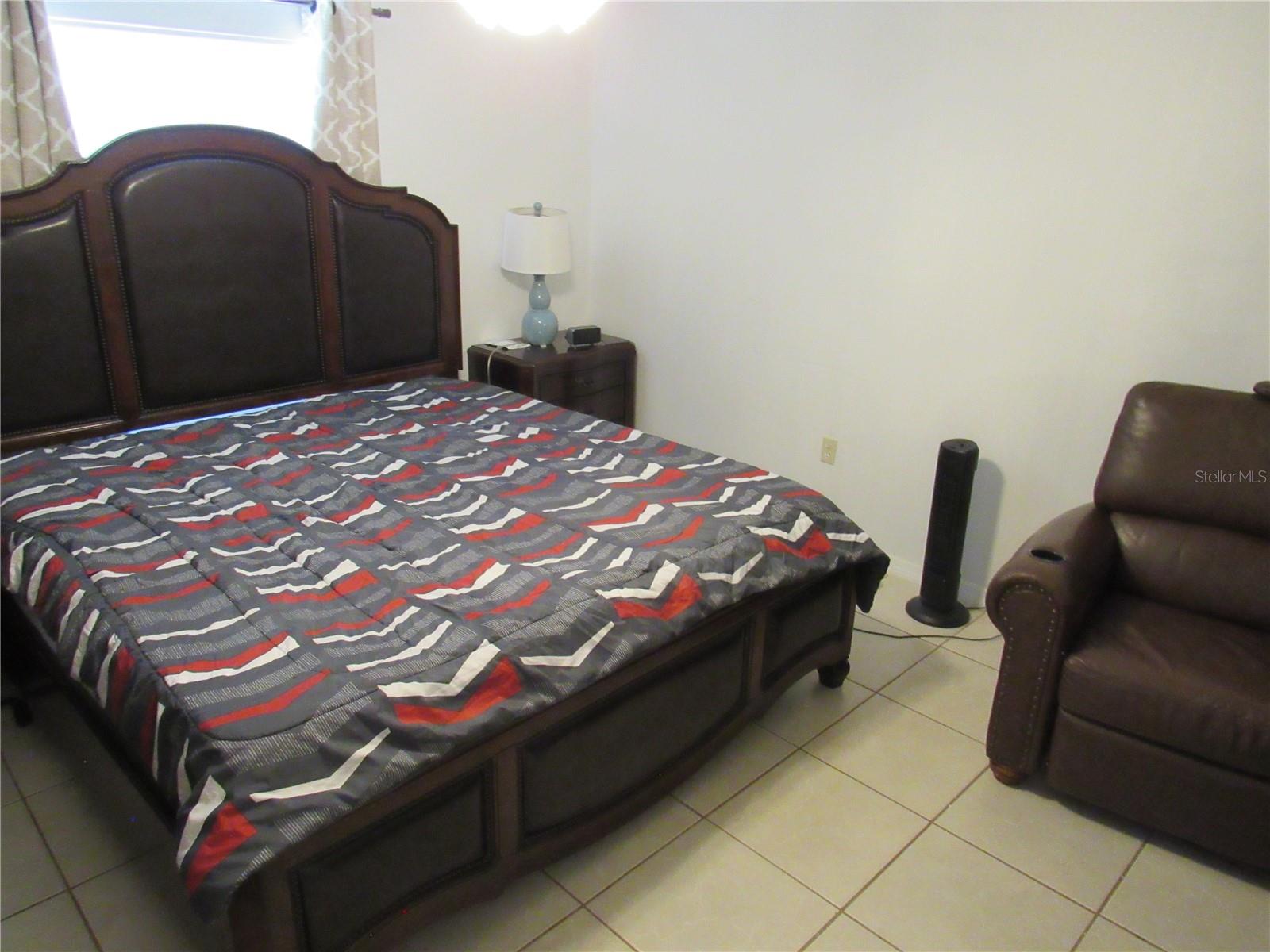 1737 GRIFFIN AVE, LADY LAKE, FL, 32159