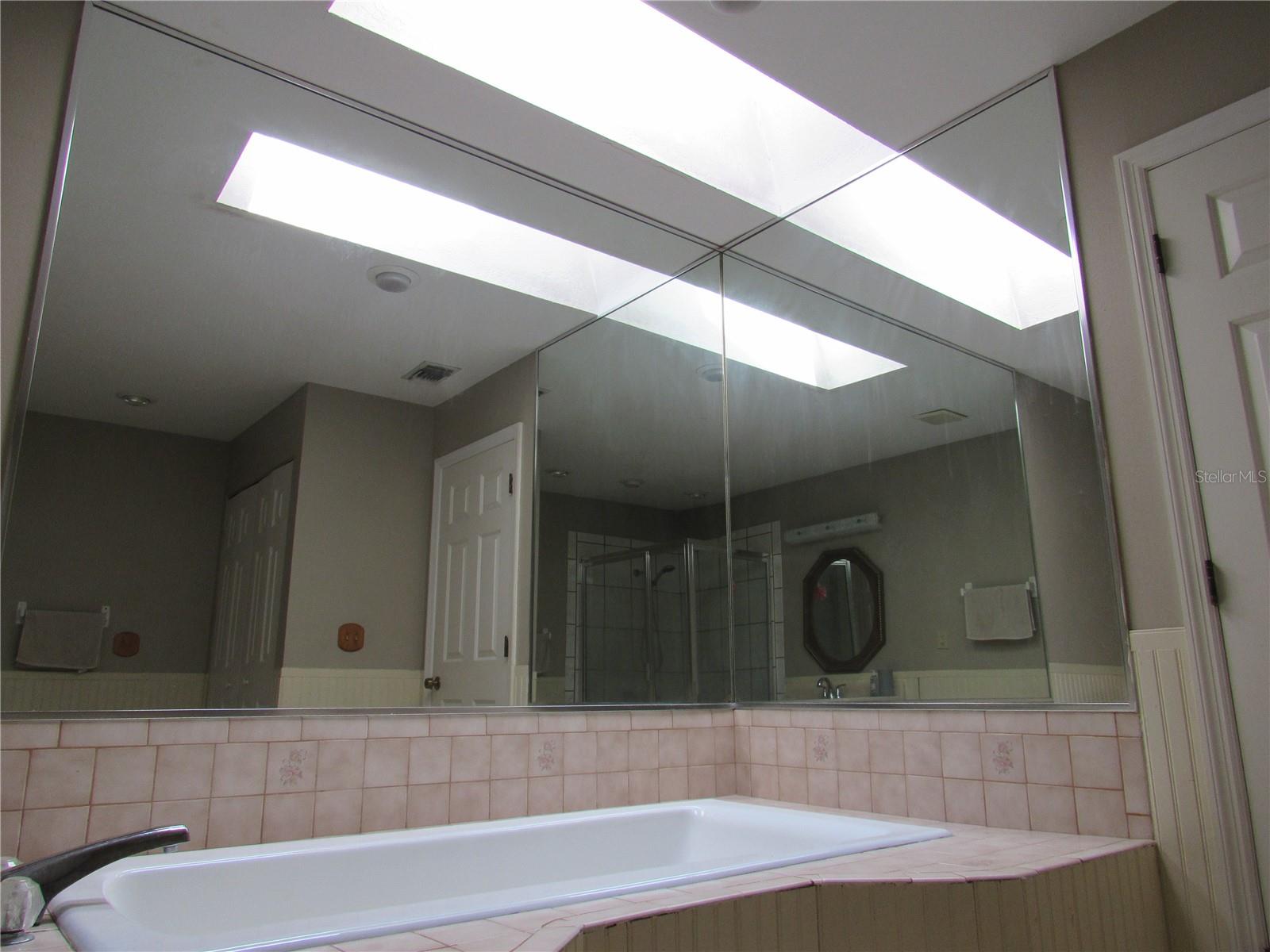 1737 GRIFFIN AVE, LADY LAKE, FL, 32159