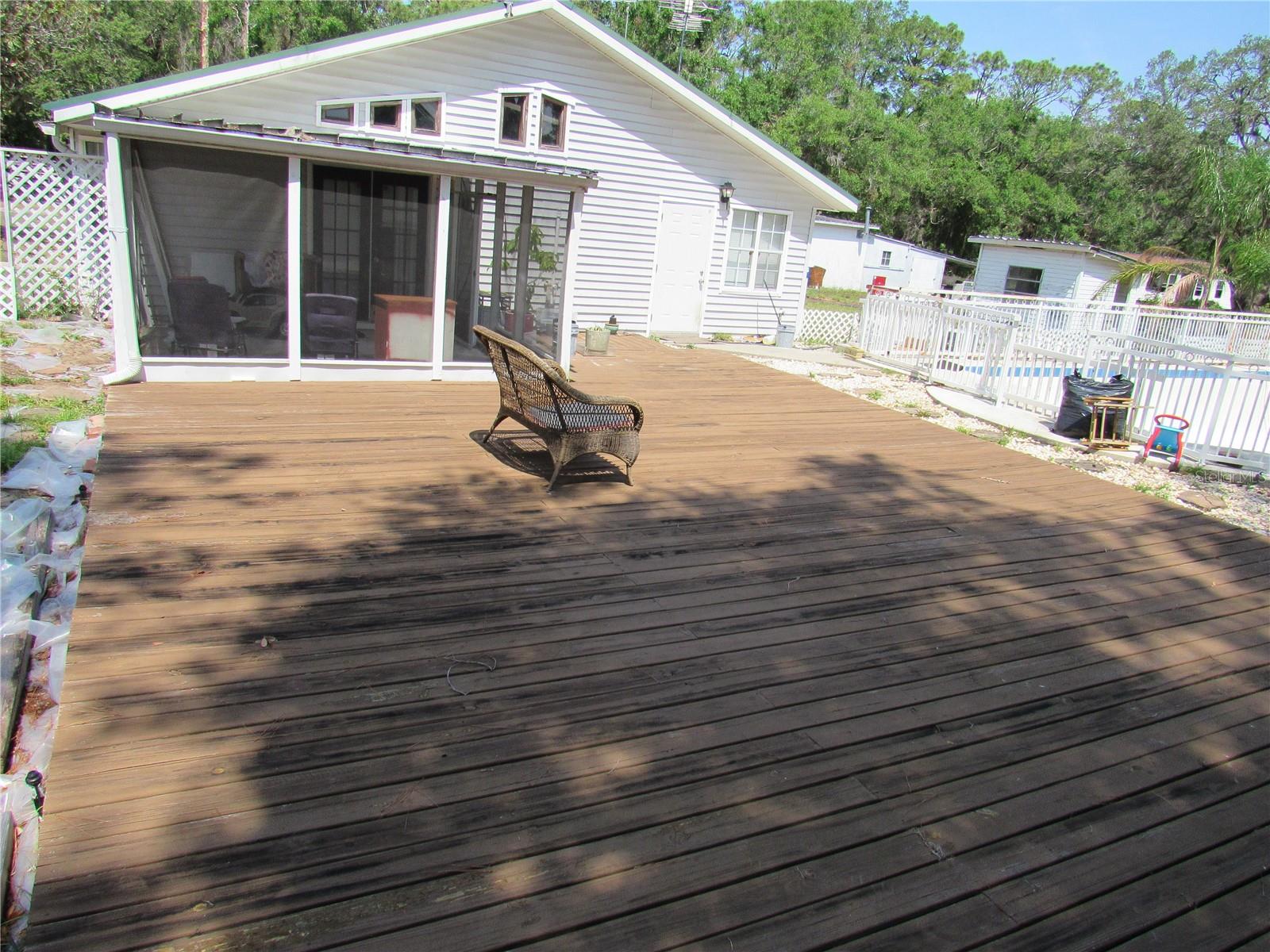 1737 GRIFFIN AVE, LADY LAKE, FL, 32159