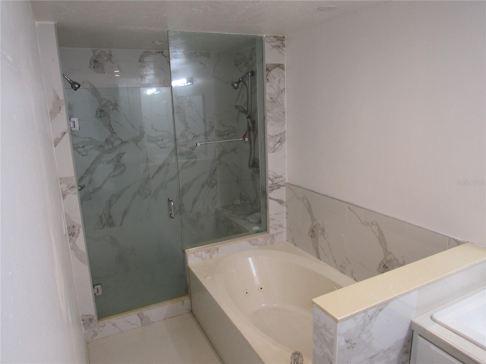 1737 GRIFFIN AVE, LADY LAKE, FL, 32159