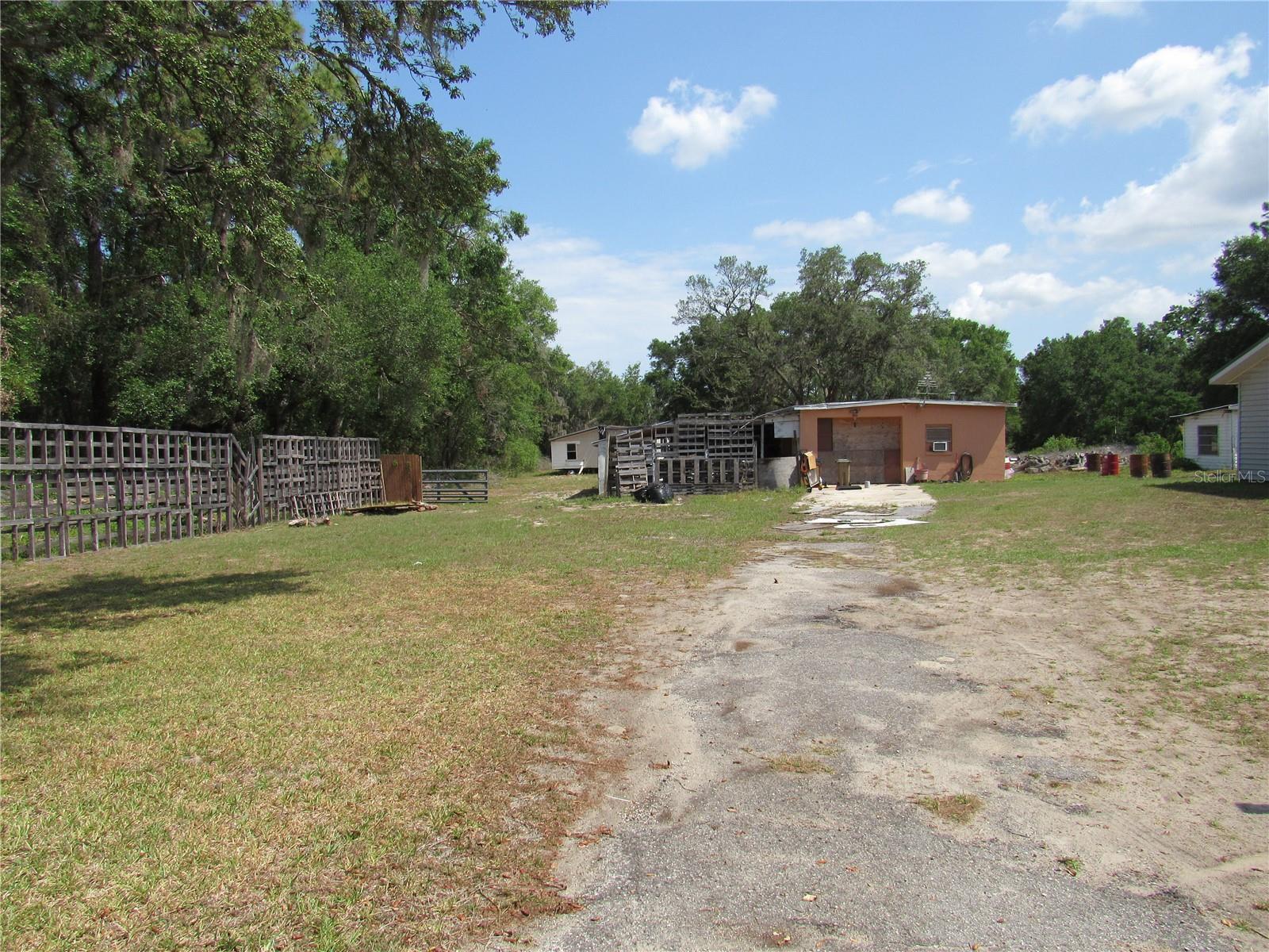 1737 GRIFFIN AVE, LADY LAKE, FL, 32159