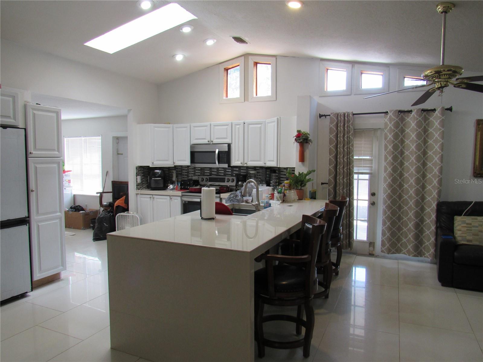 1737 GRIFFIN AVE, LADY LAKE, FL, 32159