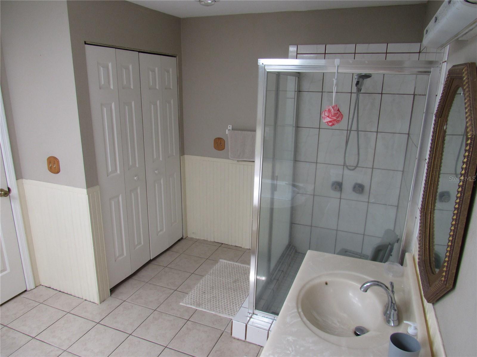 1737 GRIFFIN AVE, LADY LAKE, FL, 32159