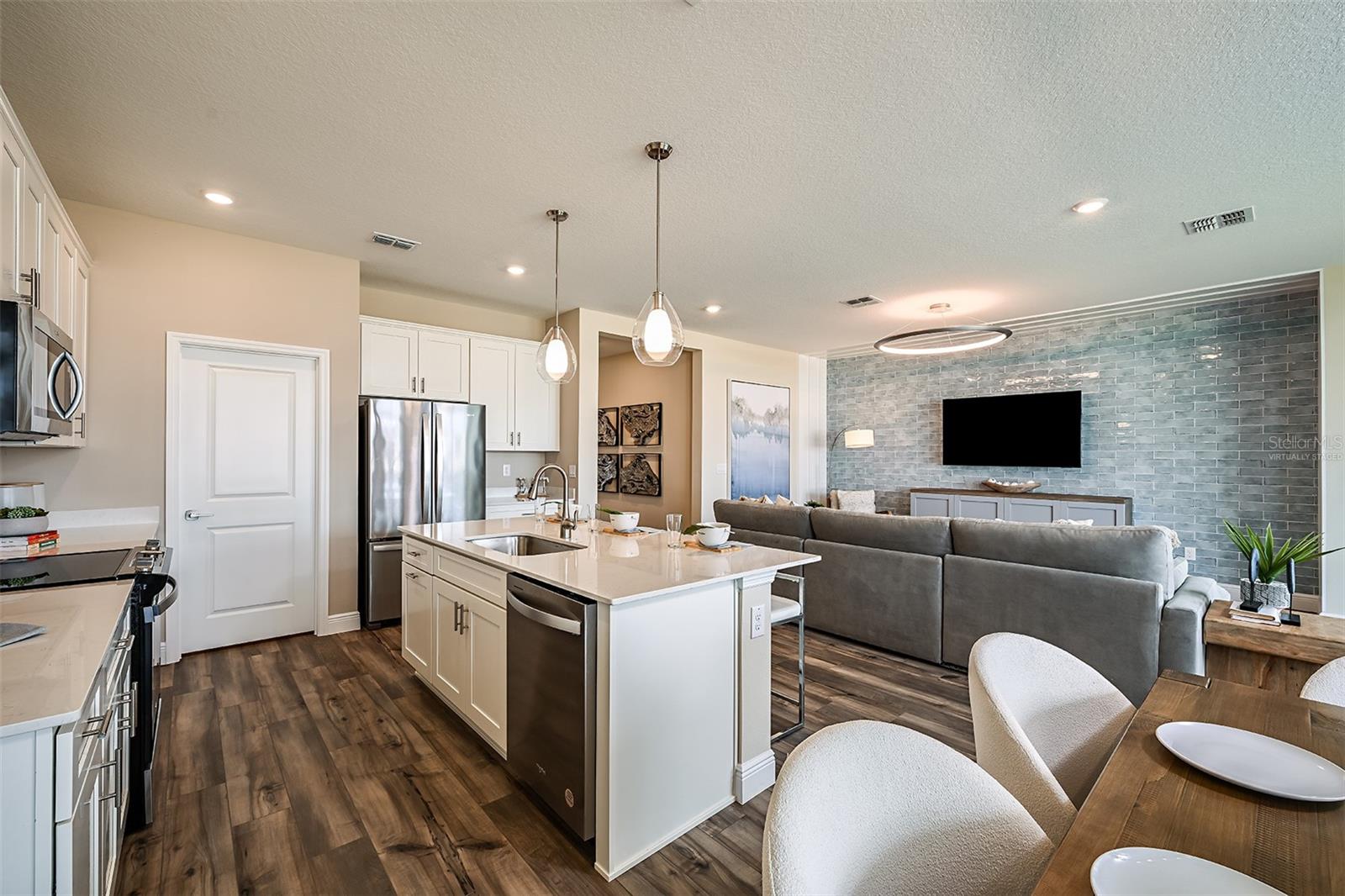 9997 SURREY ROSE DR, SAN ANTONIO, FL, 33576