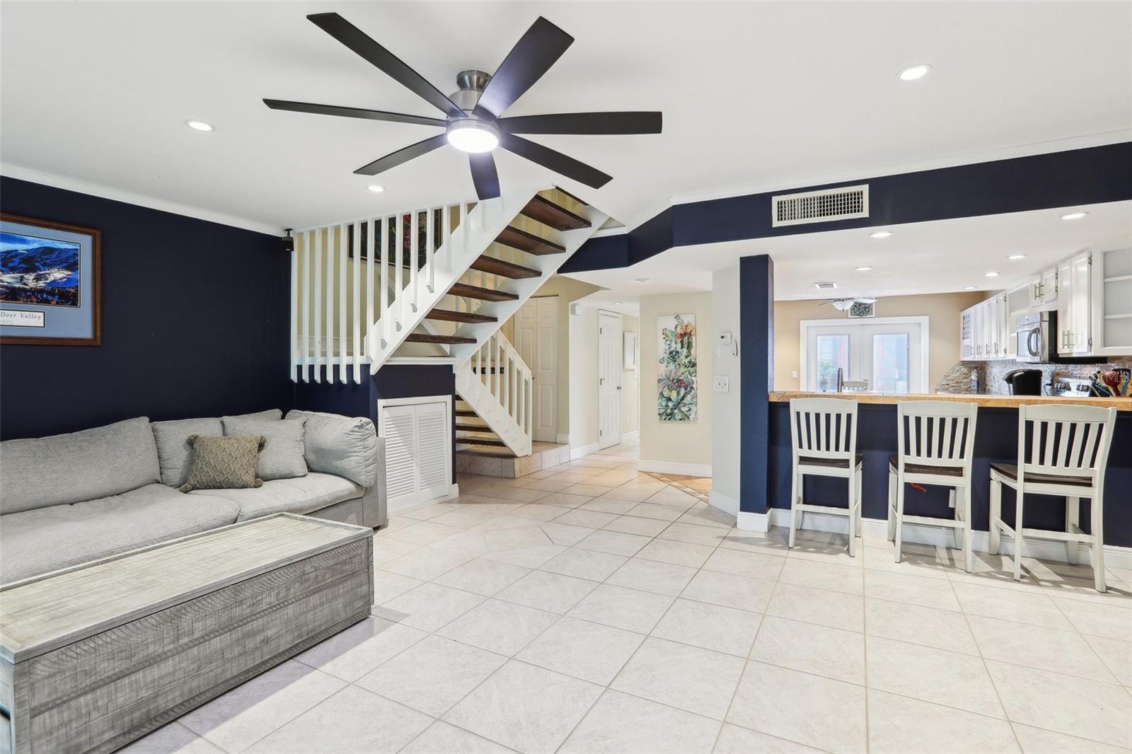 330 WOODS LANDING TRAIL, OLDSMAR, FL, 34677