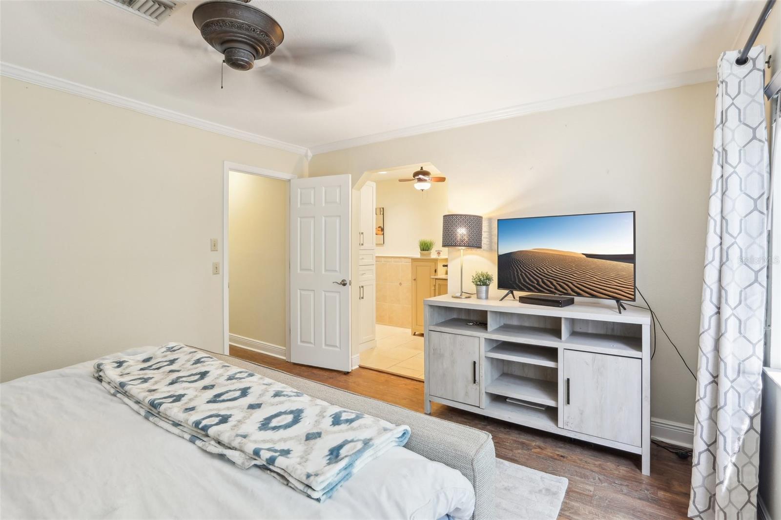 330 WOODS LANDING TRAIL, OLDSMAR, FL, 34677