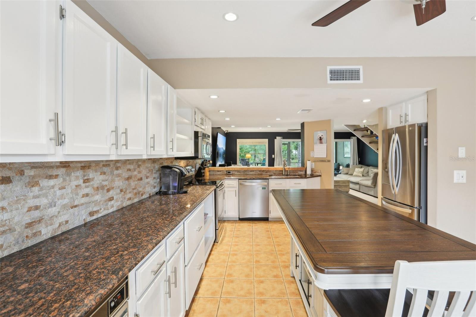 330 WOODS LANDING TRAIL, OLDSMAR, FL, 34677