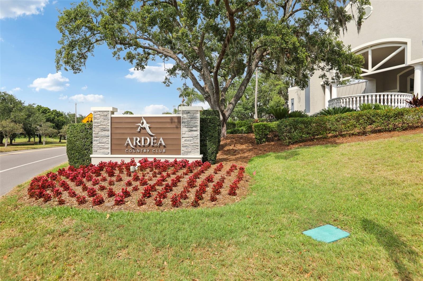 330 WOODS LANDING TRAIL, OLDSMAR, FL, 34677