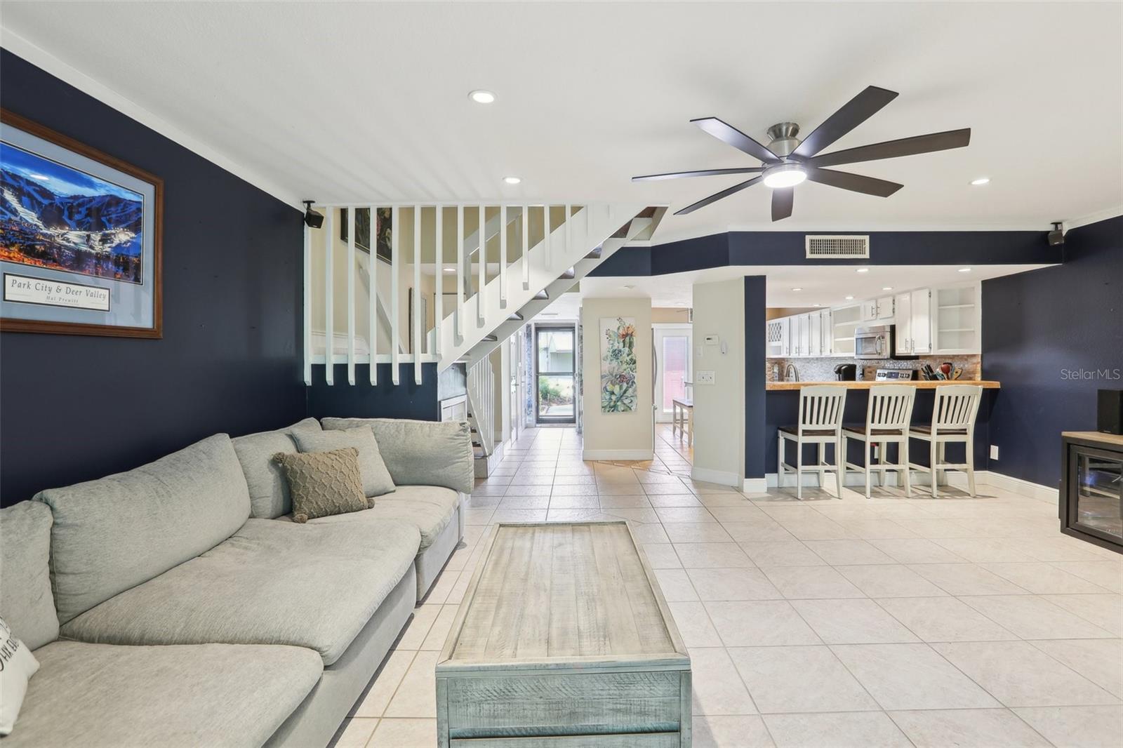 330 WOODS LANDING TRAIL, OLDSMAR, FL, 34677