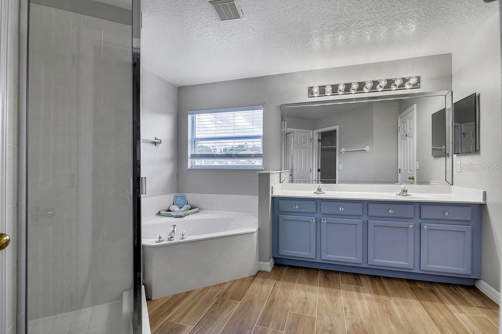 111 BONVILLE DR, DAVENPORT, FL, 33897