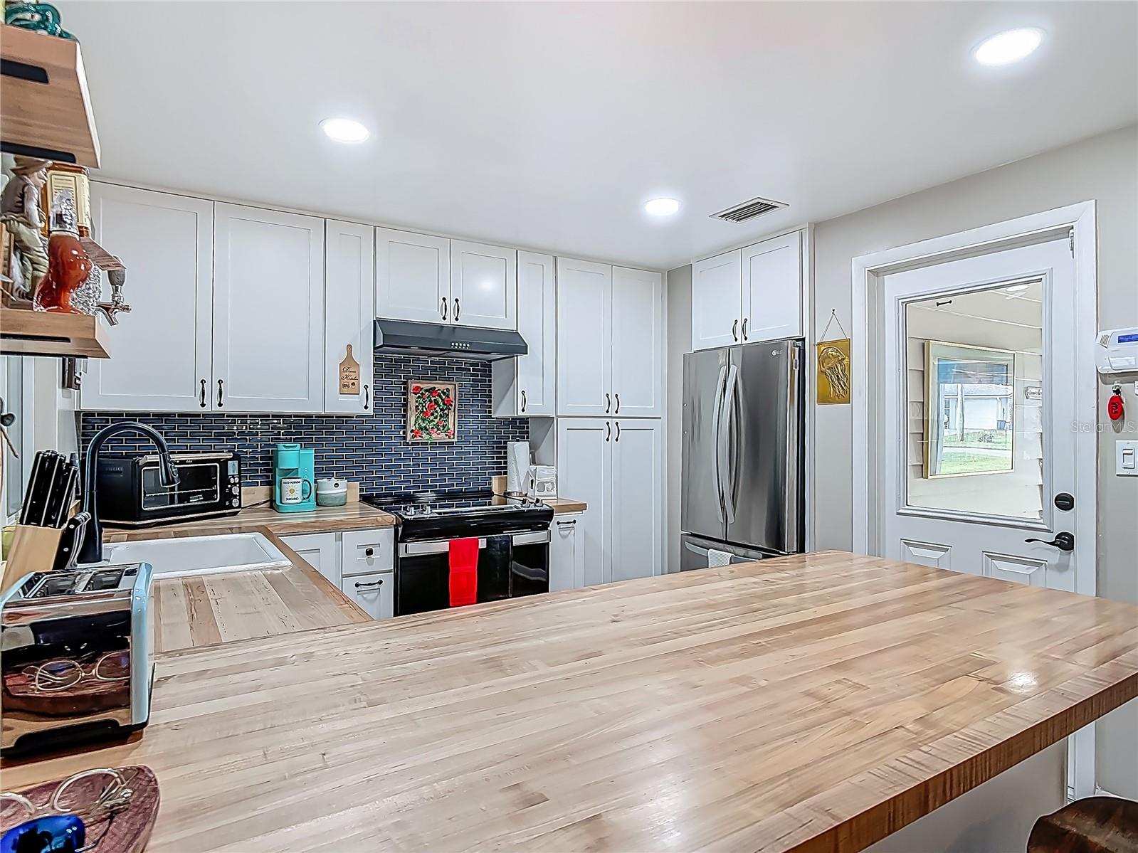 805 E 15TH AVE, NEW SMYRNA BEACH, FL, 32169