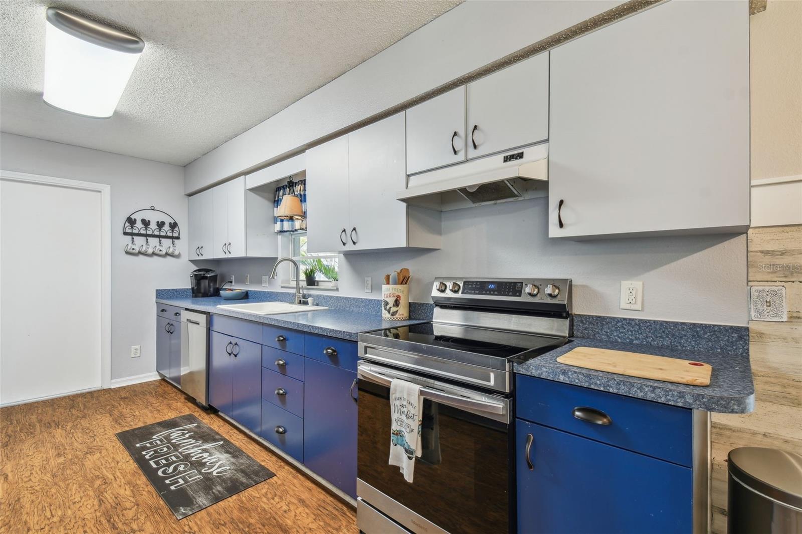 12106 MEADOW LN, SAN ANTONIO, FL, 33576