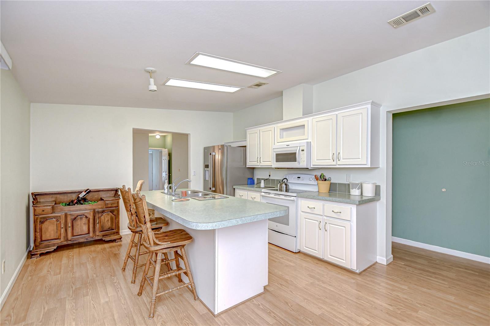 37642 LANDIS AVE, ZEPHYRHILLS, FL, 33541