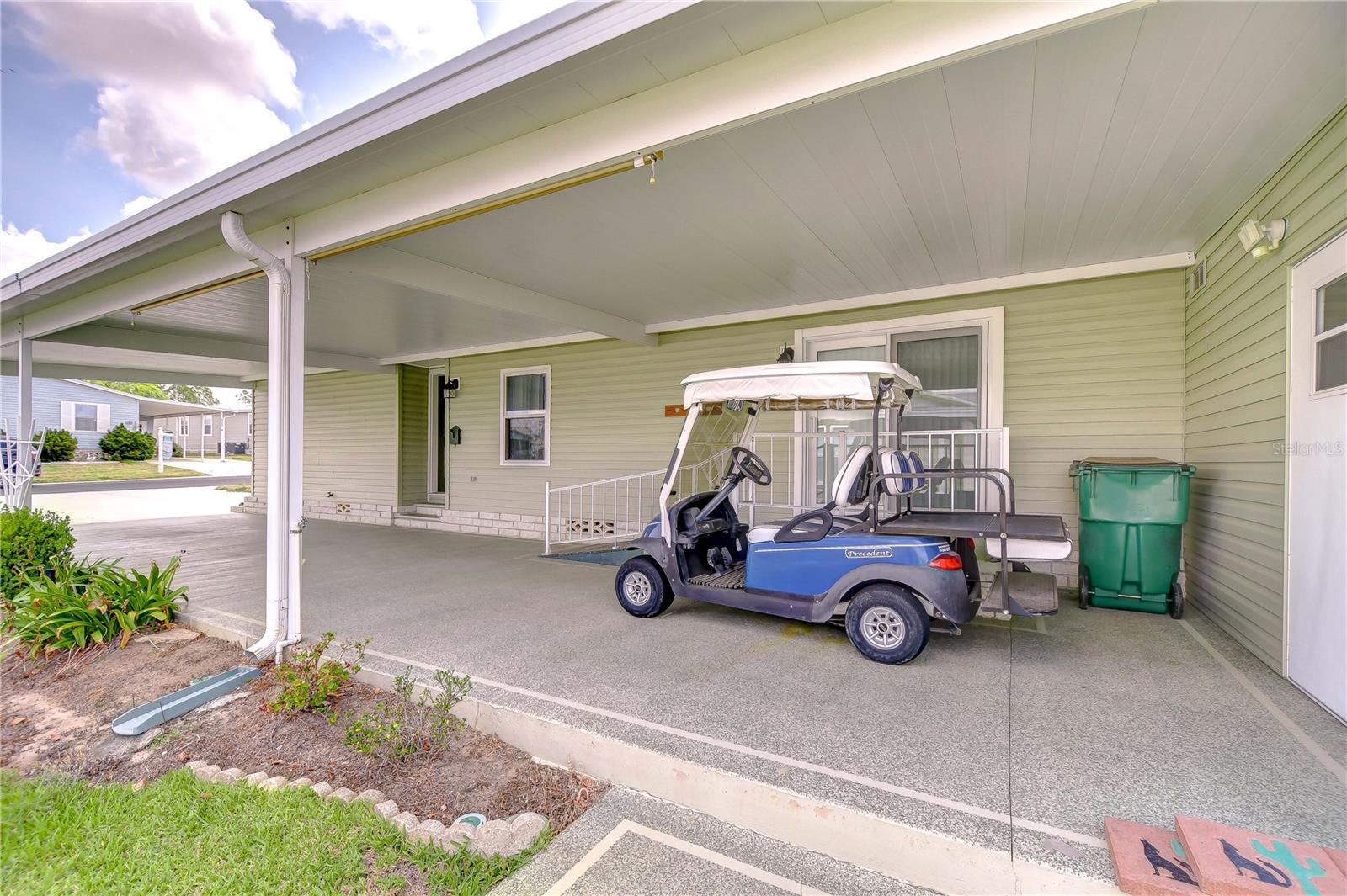 37642 LANDIS AVE, ZEPHYRHILLS, FL, 33541