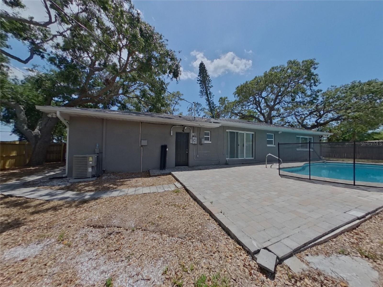 10719 CHEROKEE DR, ST PETERSBURG, FL, 33708