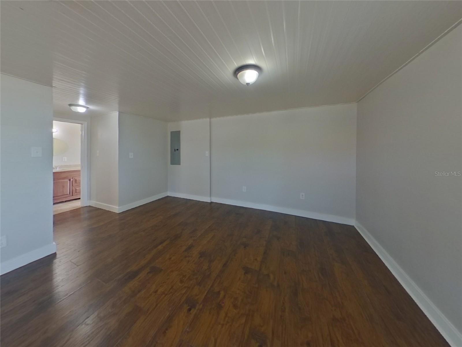 10719 CHEROKEE DR, ST PETERSBURG, FL, 33708