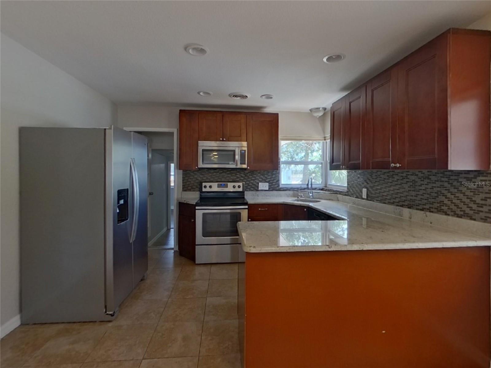 10719 CHEROKEE DR, ST PETERSBURG, FL, 33708