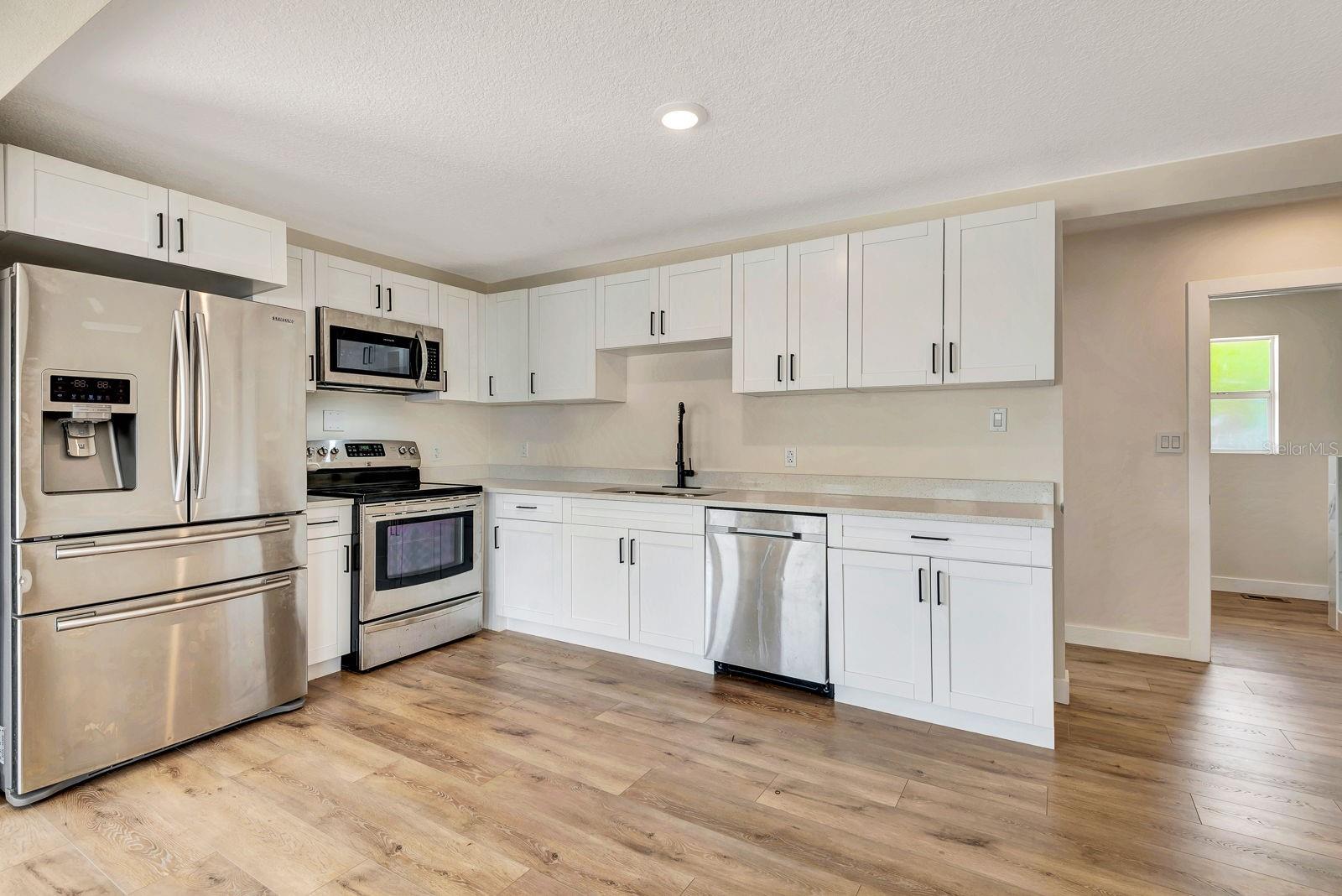 609 25TH AVE W, BRADENTON, FL, 34205