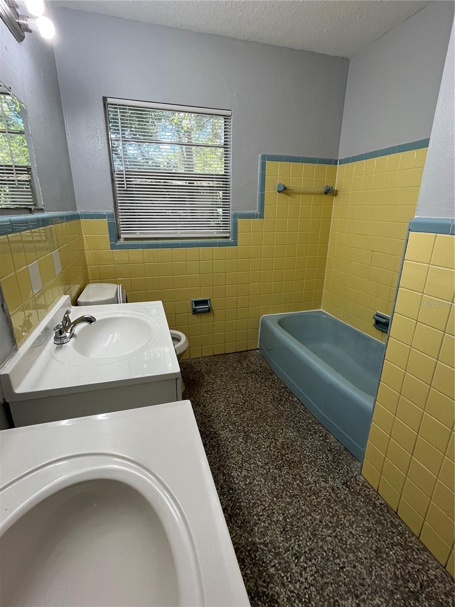 4020 MCLANE DR, TAMPA, FL, 33610