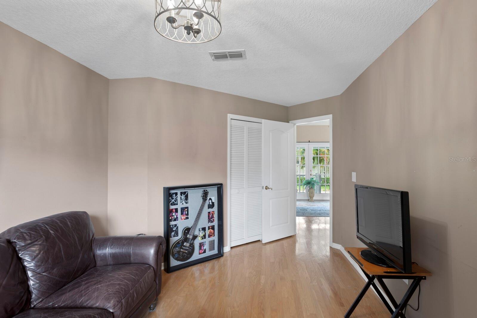 4311 W BEACH PARK DR, TAMPA, FL, 33609