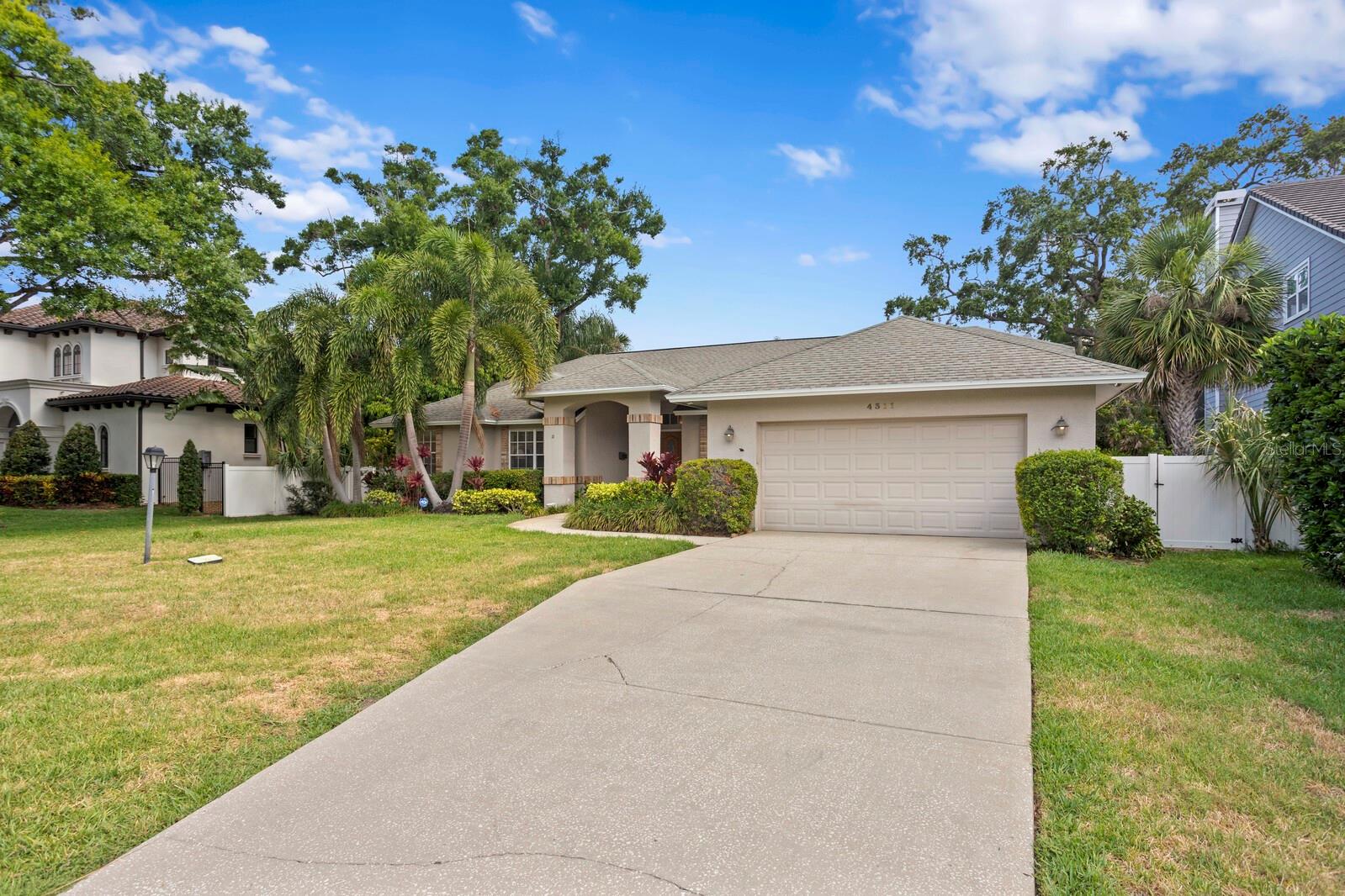 4311 W BEACH PARK DR, TAMPA, FL, 33609