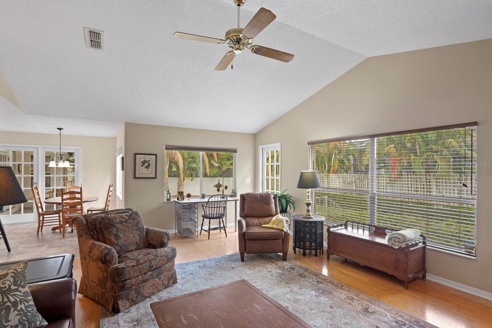 4311 W BEACH PARK DR, TAMPA, FL, 33609