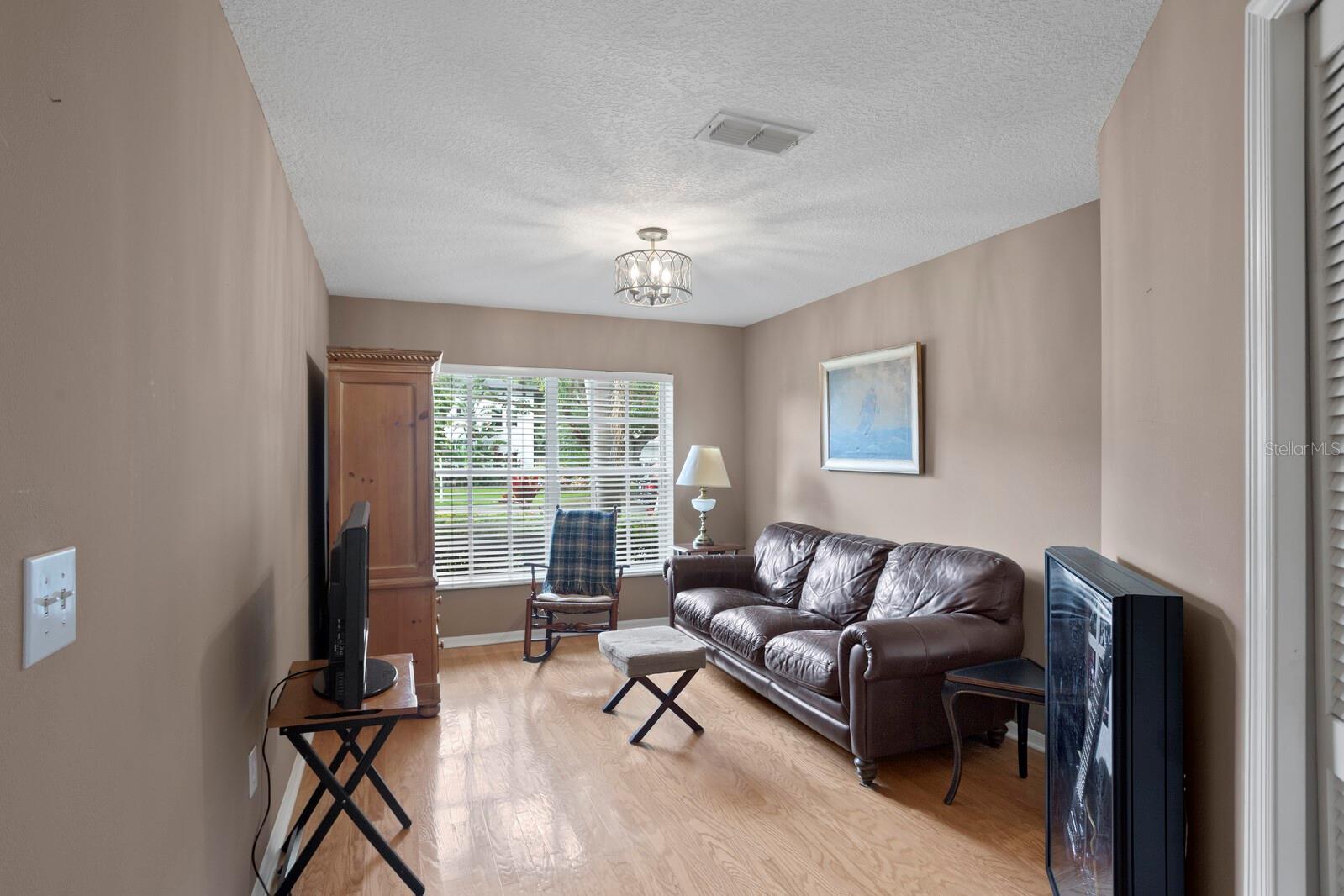 4311 W BEACH PARK DR, TAMPA, FL, 33609