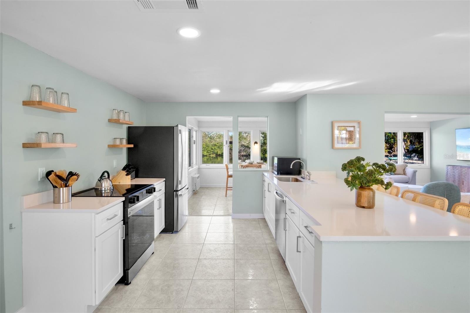 306 68TH ST, HOLMES BEACH, FL, 34217