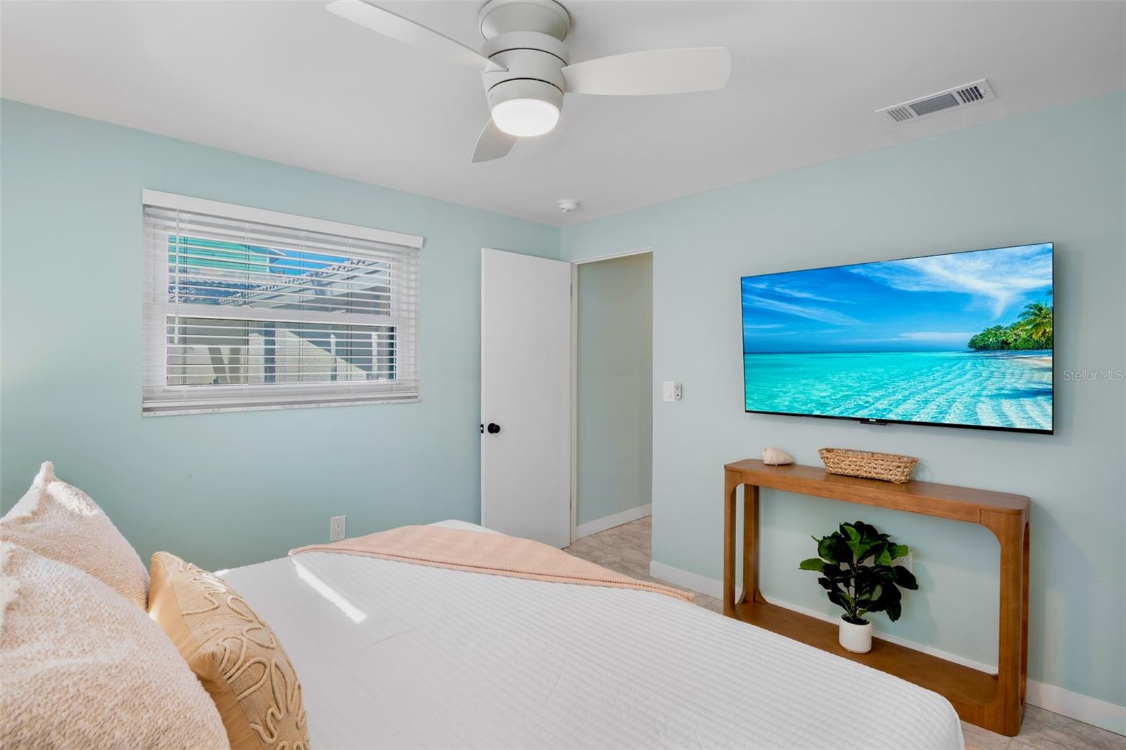 306 68TH ST, HOLMES BEACH, FL, 34217