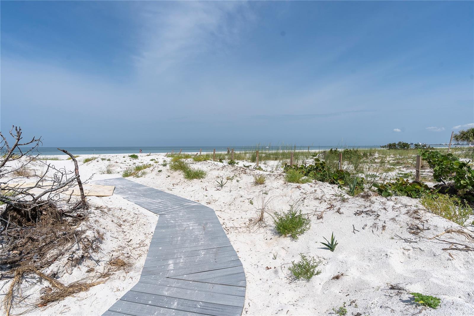 3200 GULF BLVD #202, ST PETE BEACH, FL, 33706