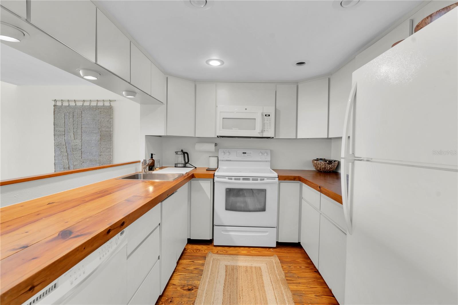 3200 GULF BLVD #202, ST PETE BEACH, FL, 33706