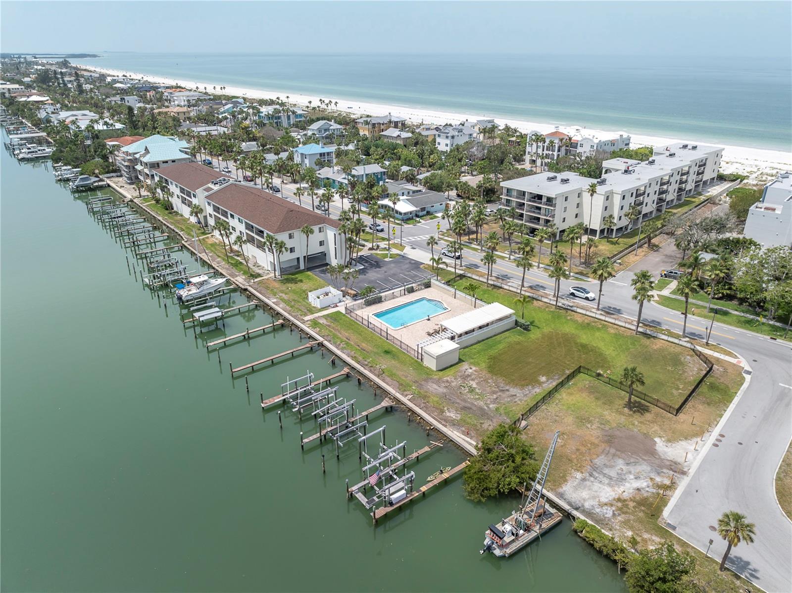 3200 GULF BLVD #202, ST PETE BEACH, FL, 33706
